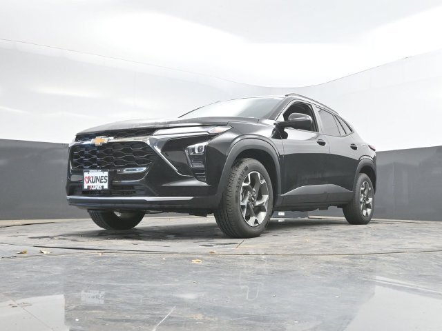 Used 2024 Chevrolet Trax LT FWD image 44