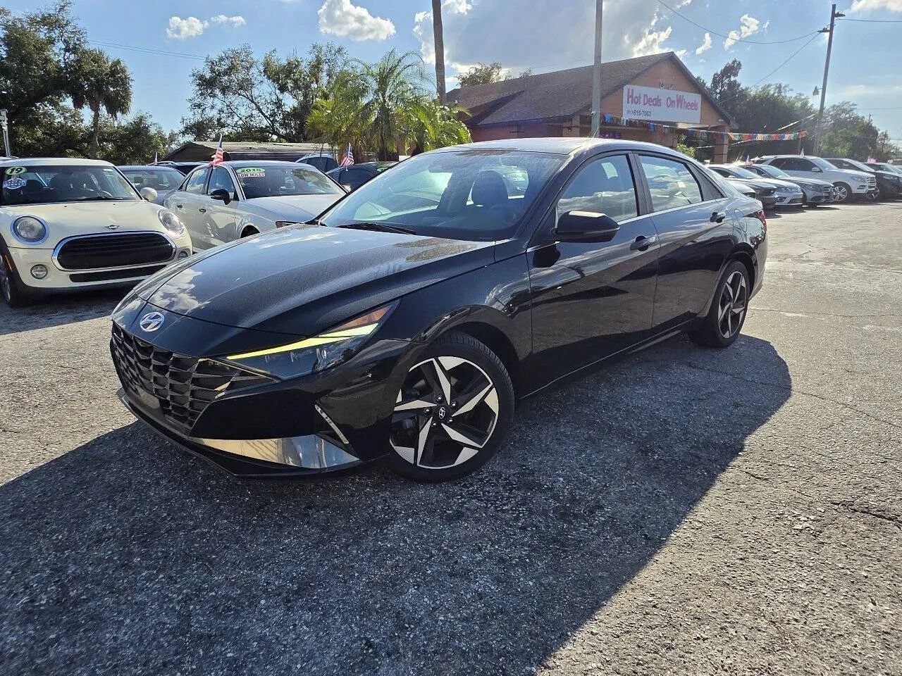 Used 2023 Hyundai Elantra Limited FWD image 1
