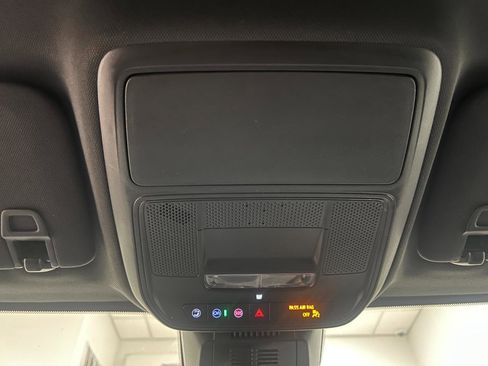 Used 2025 Chevrolet Equinox LT image 48