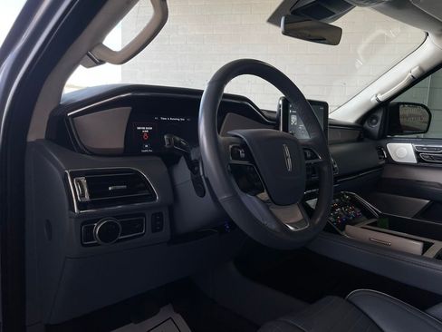 Used 2021 Lincoln Navigator Black Label w/ Cargo Convenience Package image 10