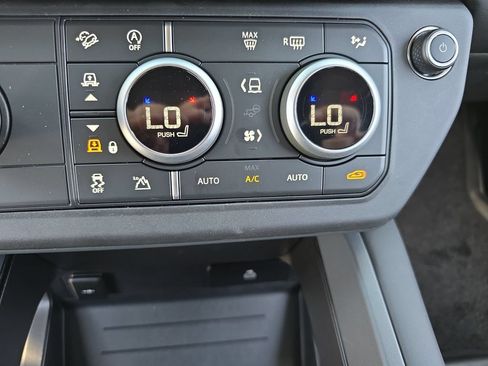 New 2026 Land Rover Defender 130 X-Dynamic SE AWD/4WD image 25