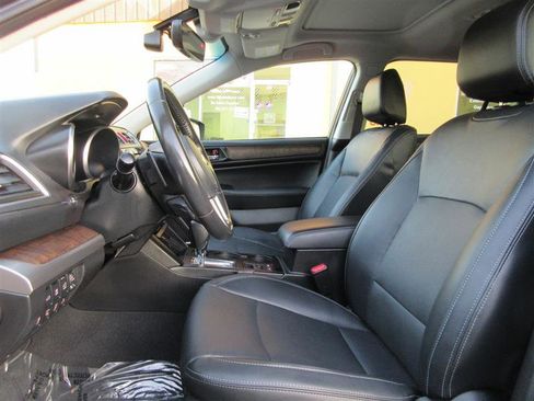 Used 2017 Subaru Outback 2.5i Limited image 25
