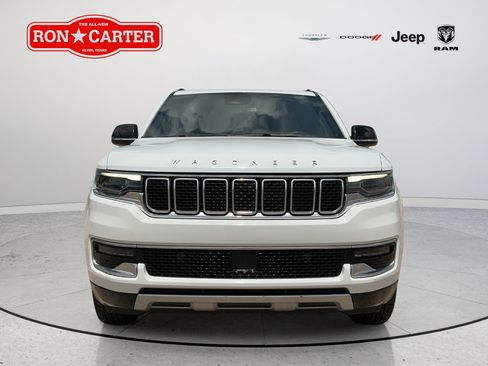 Certified 2024 Jeep Wagoneer Series II w/ Flexible Seating Group RWD image 2
