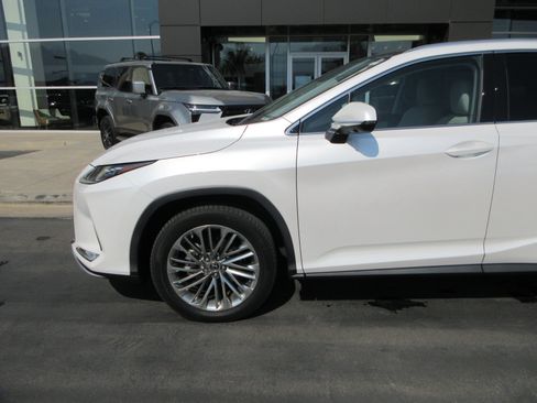 Used 2021 Lexus RX 450h AWD w/ Luxury Package image 2