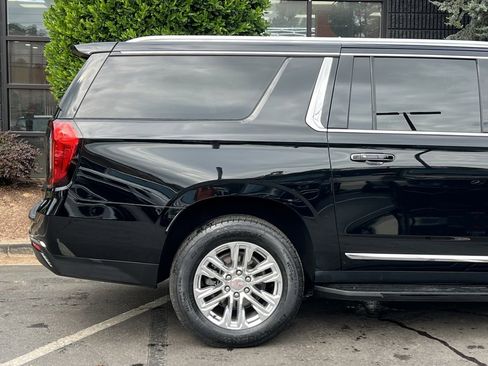 Used 2022 GMC Yukon XL SLT w/ SLT Luxury Package image 20