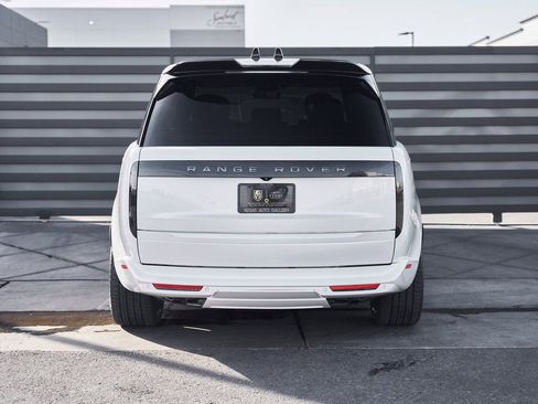 Used 2025 Land Rover Range Rover SE AWD/4WD image 13
