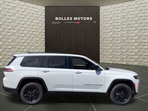 New 2026 Jeep Grand Cherokee L 4WD image 1