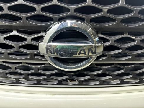 Used 2018 Nissan Titan XD image 9