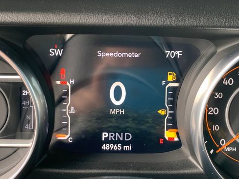 Used 2021 Jeep Gladiator Overland AWD/4WD image 28