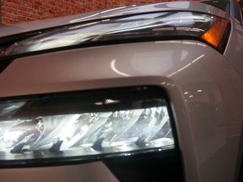 Certified 2025 Nissan Rogue SV AWD/4WD image 60