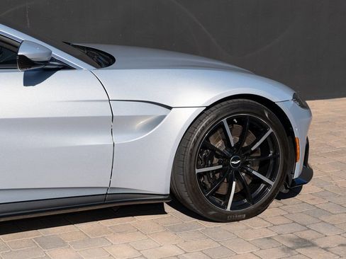 Used 2023 Aston Martin V8 Vantage Roadster RWD image 11