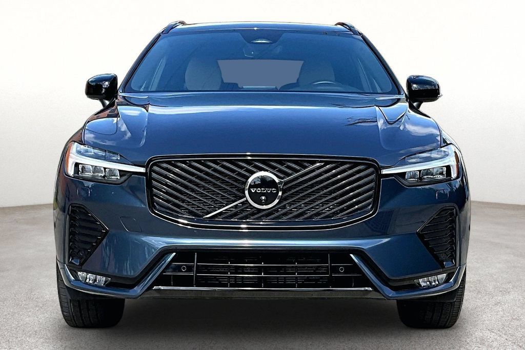 Certified 2026 Volvo XC60 B5 Plus AWD/4WD image 4