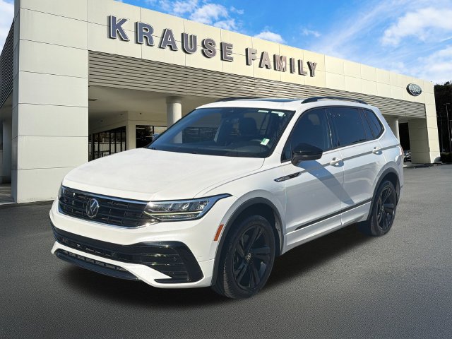 Used 2023 Volkswagen Tiguan SE R-Line FWD image 3