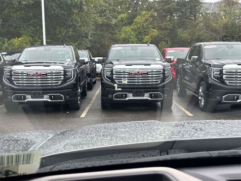 New 2025 GMC Acadia Elevation w/ Elevation Premium Package image 19