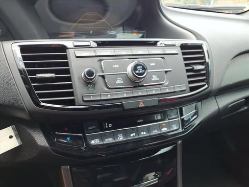 Used 2017 Honda Accord Sport image 16