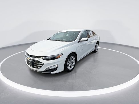 Used 2021 Chevrolet Malibu LT image 4