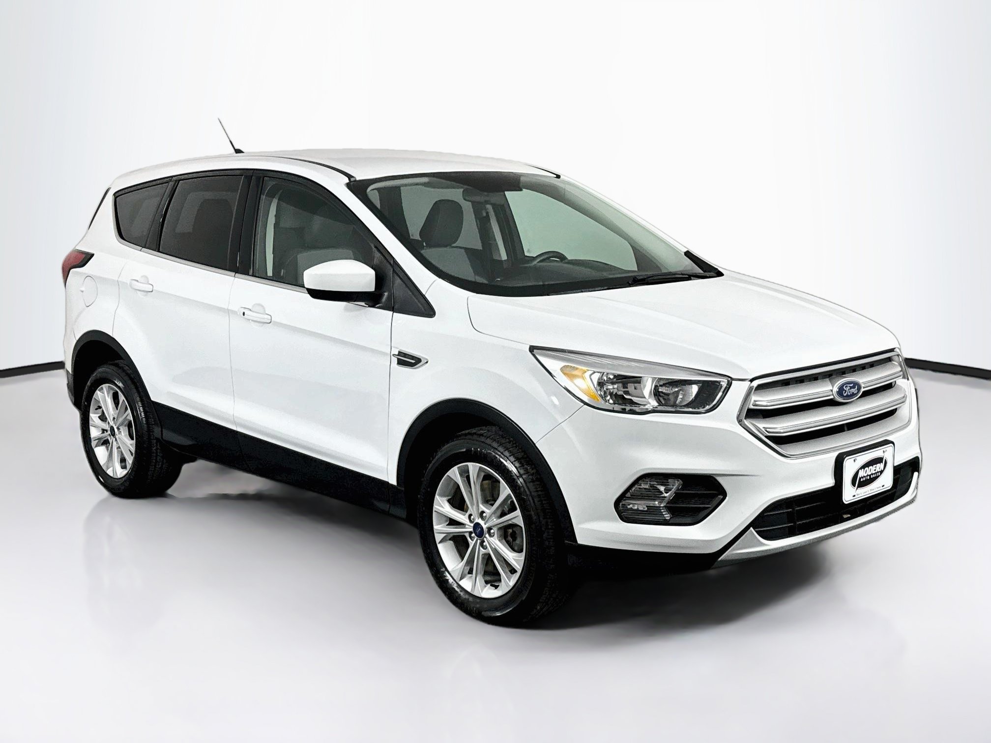 Used 2019 Ford Escape SE AWD/4WD image 2