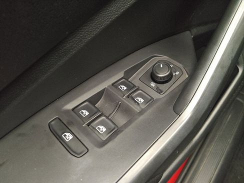 Used 2019 Volkswagen Jetta S w/ Driver Assistance Package image 32