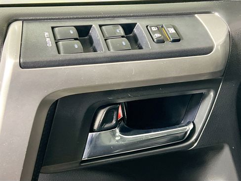 Used 2018 Toyota 4Runner SR5 Premium image 16