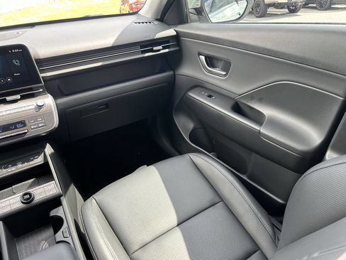 Certified 2024 Hyundai Kona Limited FWD image 21
