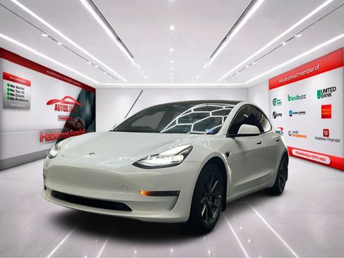 Used 2023 Tesla Model 3 Standard Range image 4