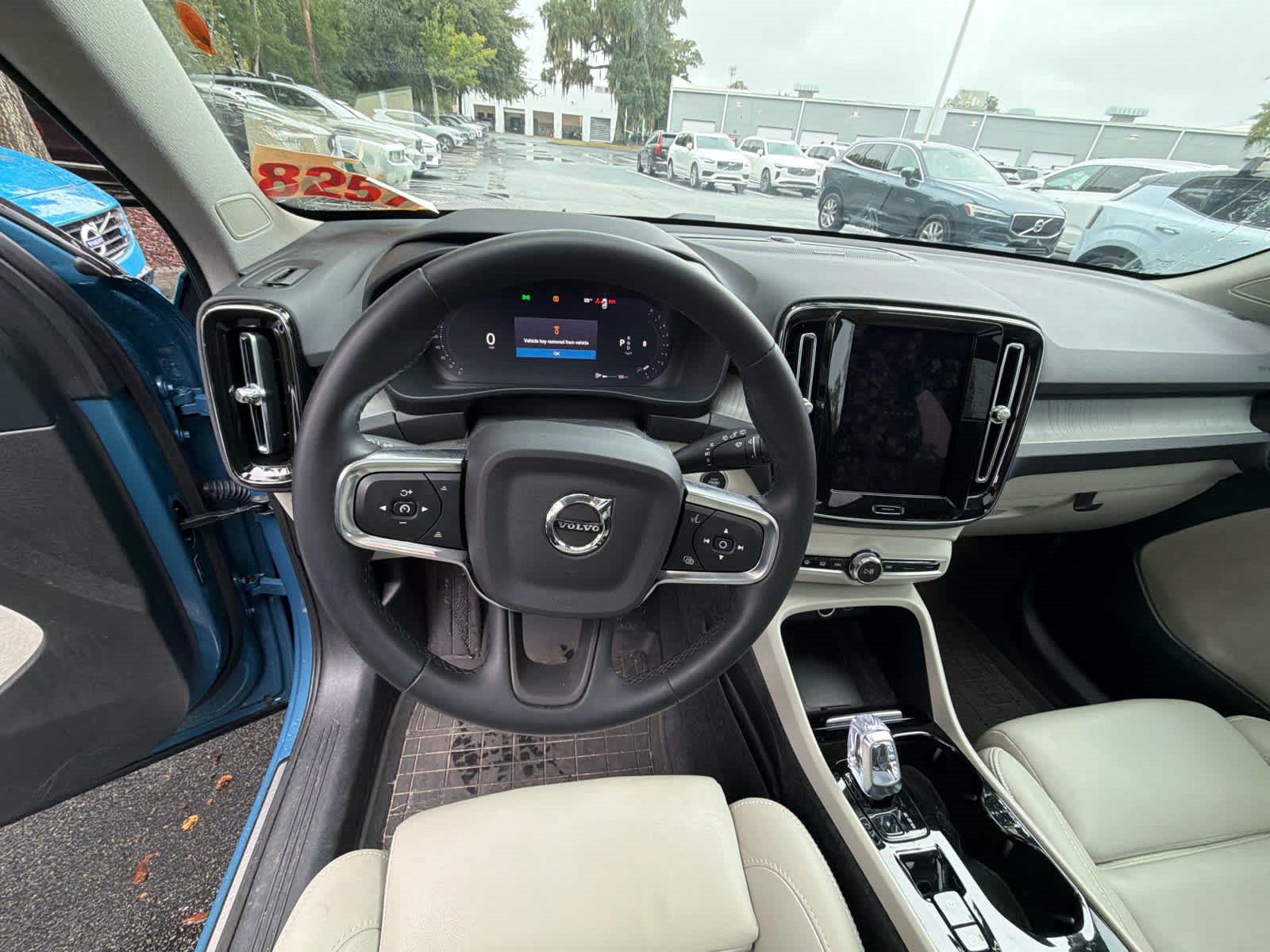 Certified 2024 Volvo XC40 B5 Ultimate w/ Protection Package Premier AWD/4WD image 29
