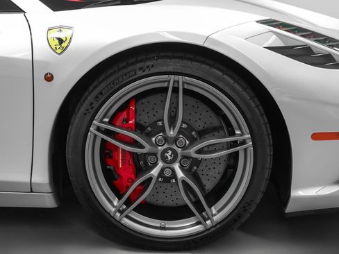 Certified 2015 Ferrari 458 Speciale A RWD image 2