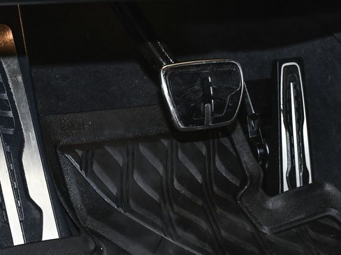 Used 2023 BMW X7 xDrive40i w/ Executive Package image 22