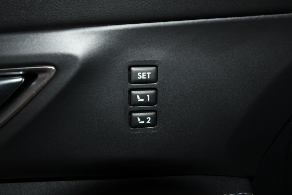 Used 2023 Subaru Ascent Limited AWD/4WD image 9