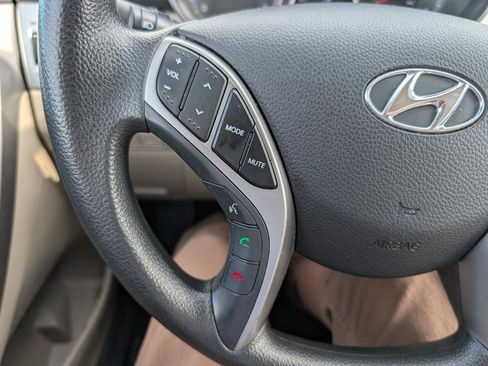 Used 2013 Hyundai Elantra GT FWD image 18