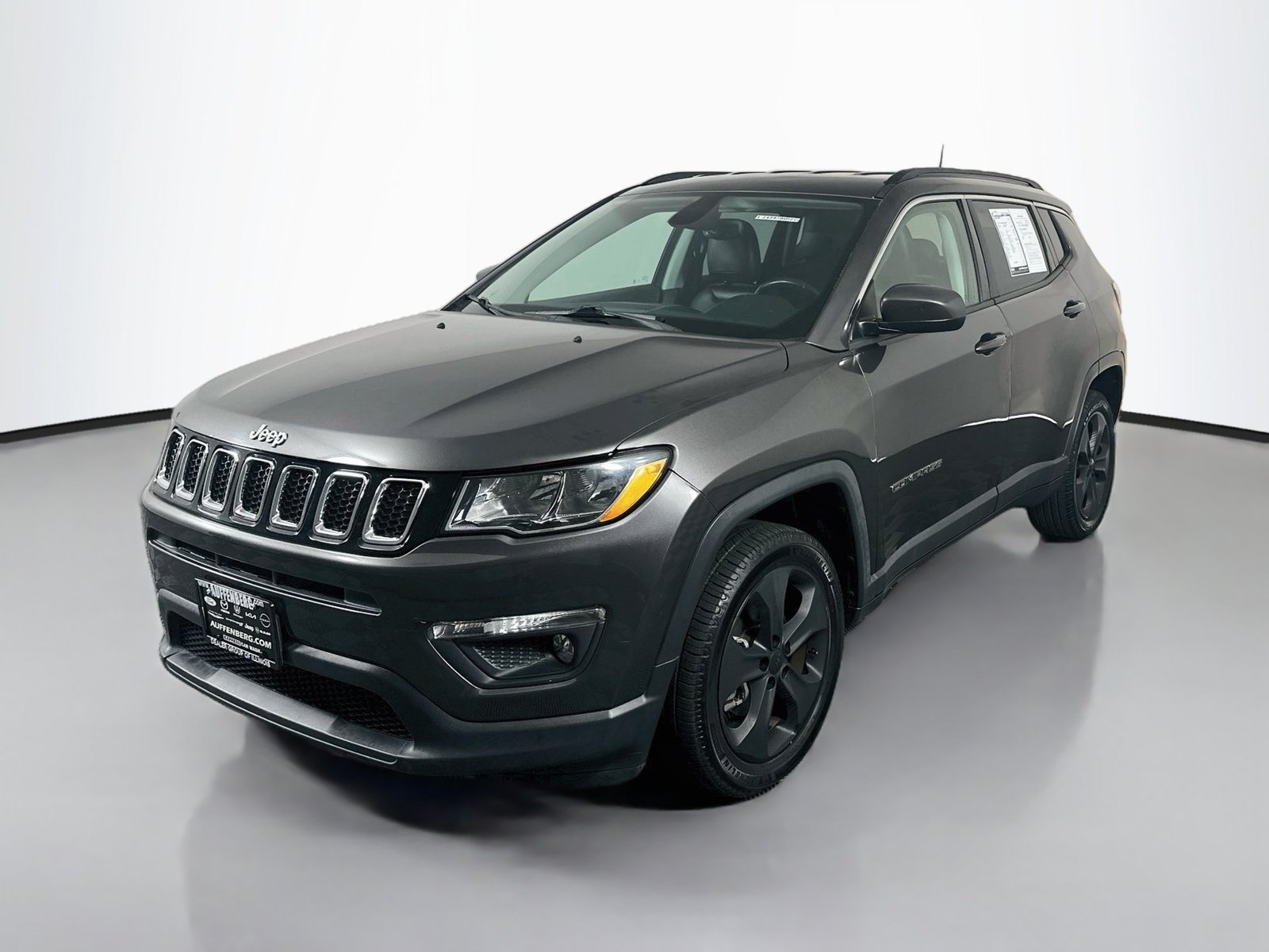 Used 2017 Jeep Compass Latitude w/ Popular Equipment Group AWD/4WD image 3