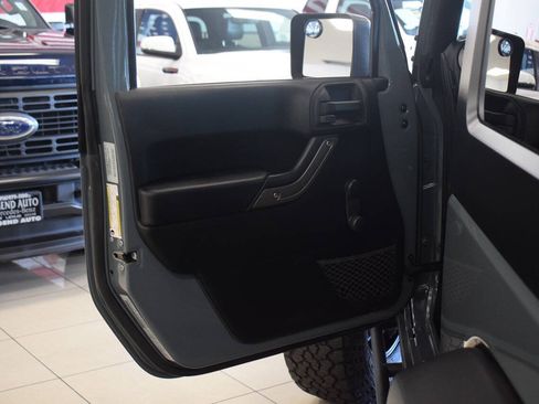 Used 2015 Jeep Wrangler Sport AWD/4WD image 20