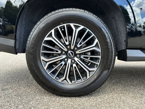 New 2025 Nissan Armada Platinum image 18