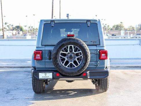 New 2026 Jeep Wrangler Unlimited Sahara AWD/4WD image 8
