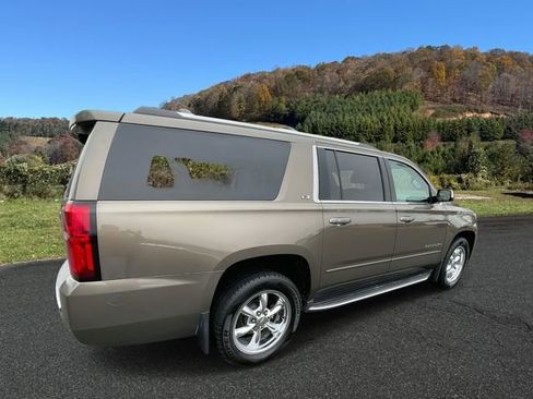 Used 2016 Chevrolet Suburban LTZ image 7