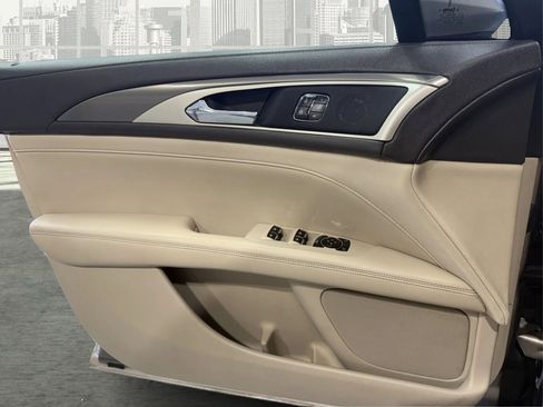 Used 2018 Lincoln MKZ Premiere image 20