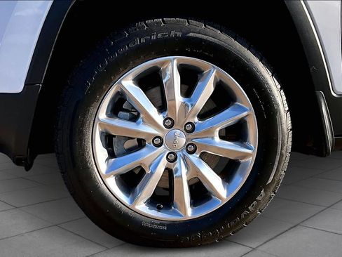 Used 2017 Jeep Cherokee Limited w/ Trailer Tow Group image 11