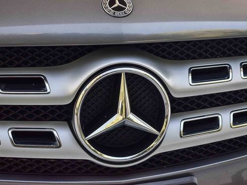 Used 2019 Mercedes-Benz GLA 250 4MATIC image 9