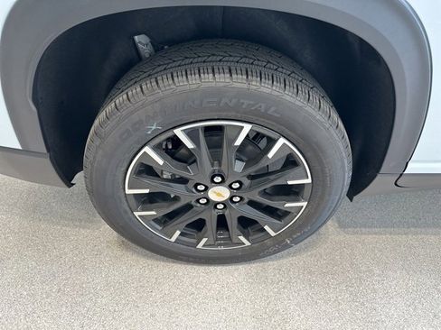 New 2026 Chevrolet Traverse LT w/ Sun and Wheel Package image 7