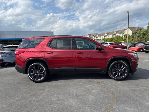 Used 2020 Chevrolet Traverse RS w/ LPO, Floor Liner Package FWD image 2