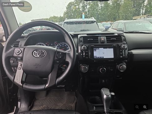 Used 2018 Toyota 4Runner TRD Off-Road Premium AWD/4WD image 10