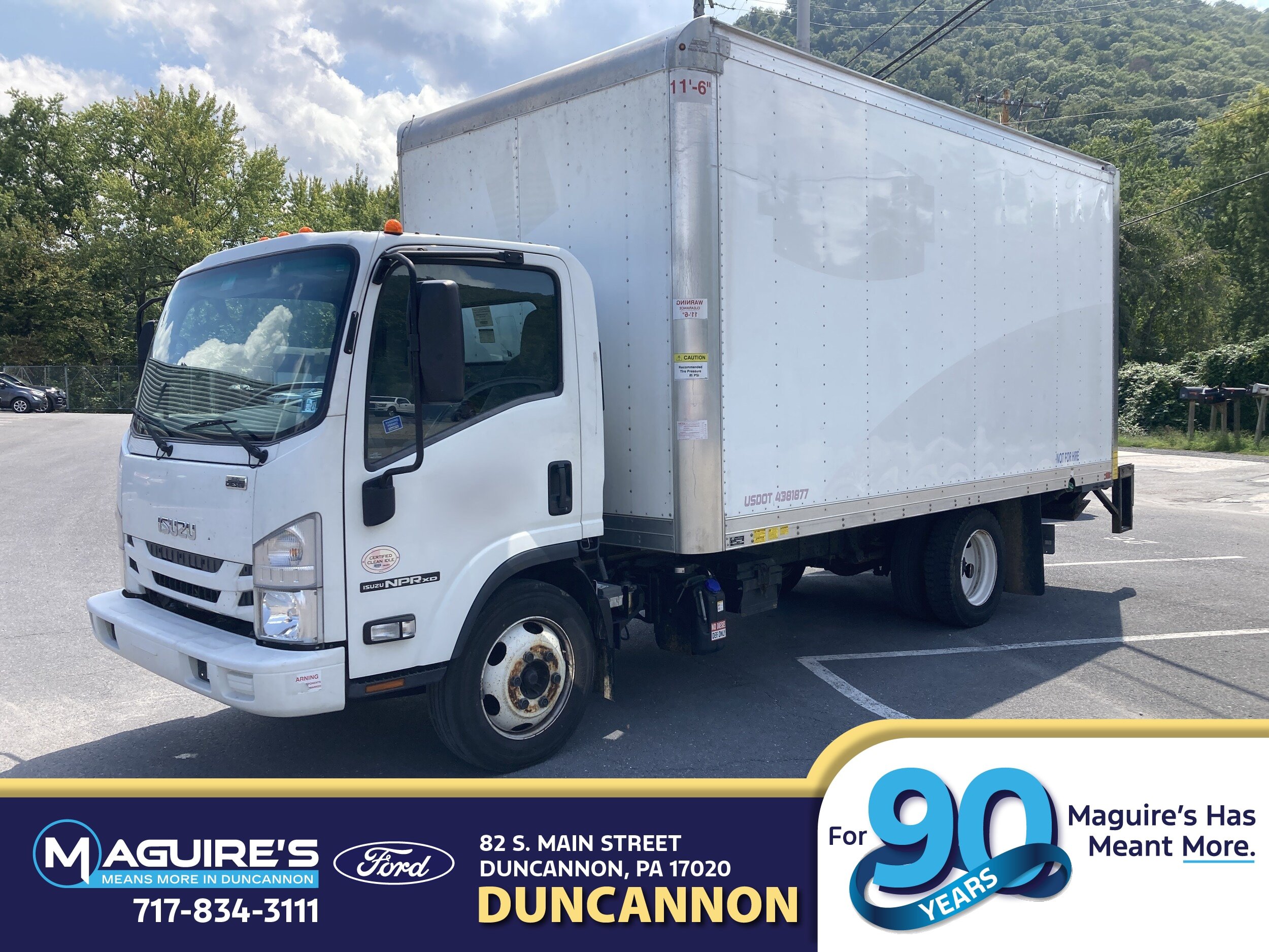 Used 2021 Isuzu NPR RWD image 1