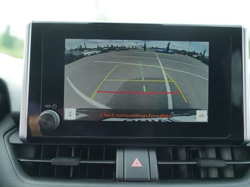 Used 2024 Toyota RAV4 XLE FWD image 27