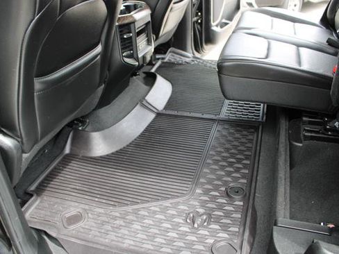 Used 2019 RAM 1500 Laramie image 33