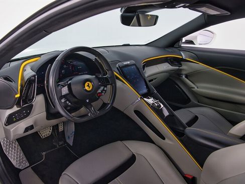 Used 2021 Ferrari Roma RWD image 21