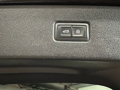 Used 2018 Audi Q7 3.0T Premium Plus w/ Premium Plus Package image 18