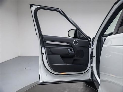 New 2026 Land Rover Discovery Limited Edition AWD/4WD image 24