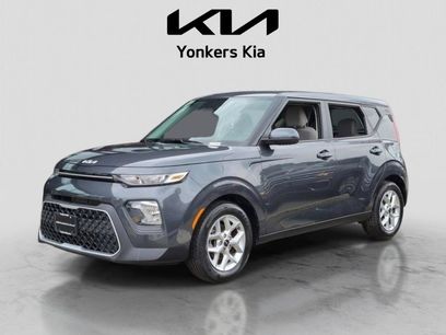 Certified 2022 Kia Soul LX w/ Technology Package