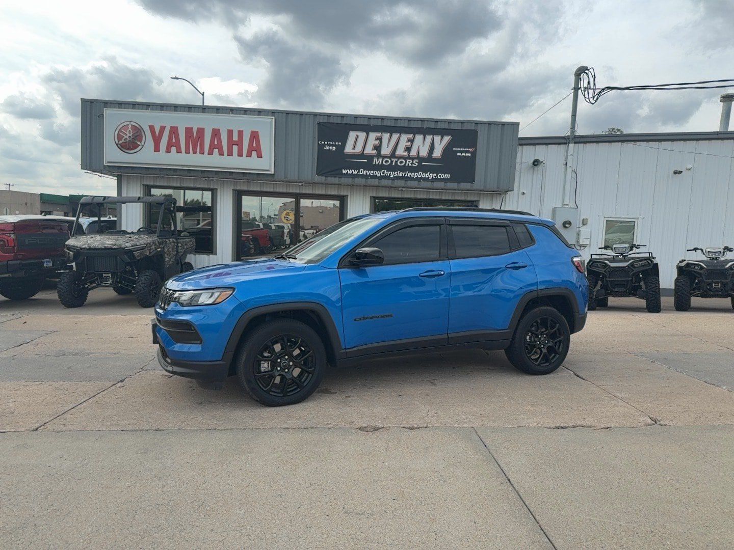 Used 2026 Jeep Compass Latitude w/ Quick Order Package 29K AWD/4WD image 1