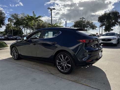 Used 2019 MAZDA MAZDA3 Hatchback w/ Preferred Package image 27